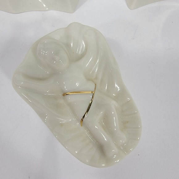 Mikasa Holy Night Nativity Set Porcelain Christmas 3 Piece Set Vintage w Box - Picture 4 of 13